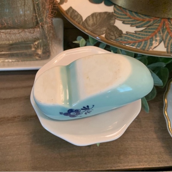 Vintage Painted Floral/ Windmill Ceramic miniature trinket Chinoiserie Shoe - Picture 6 of 6